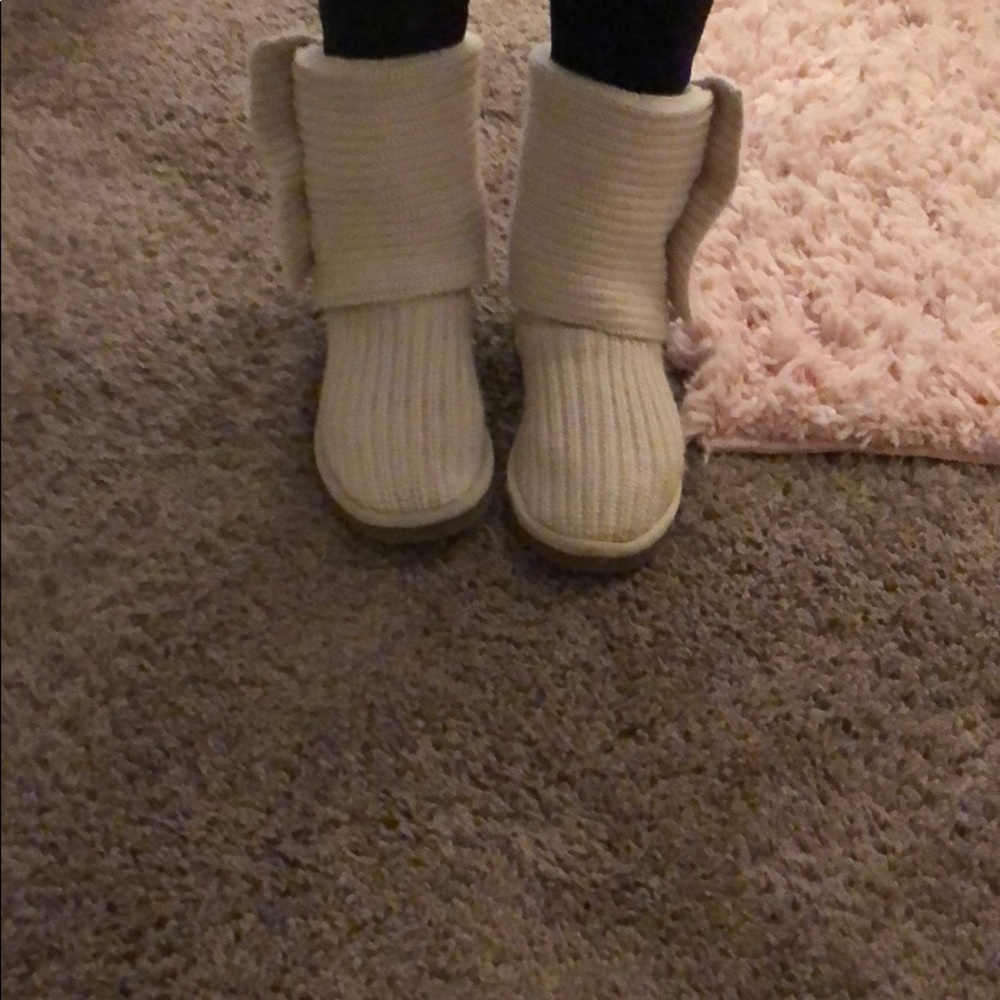 cream knit uggs